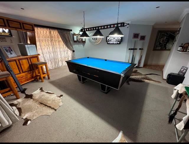 5 BEDROOM TOWNHOUSE FOR SALE IN KEMPTON PARK